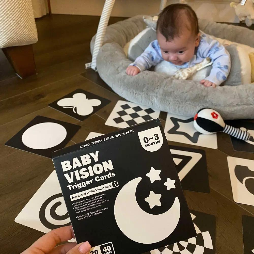 Baby flash cards for tummy time