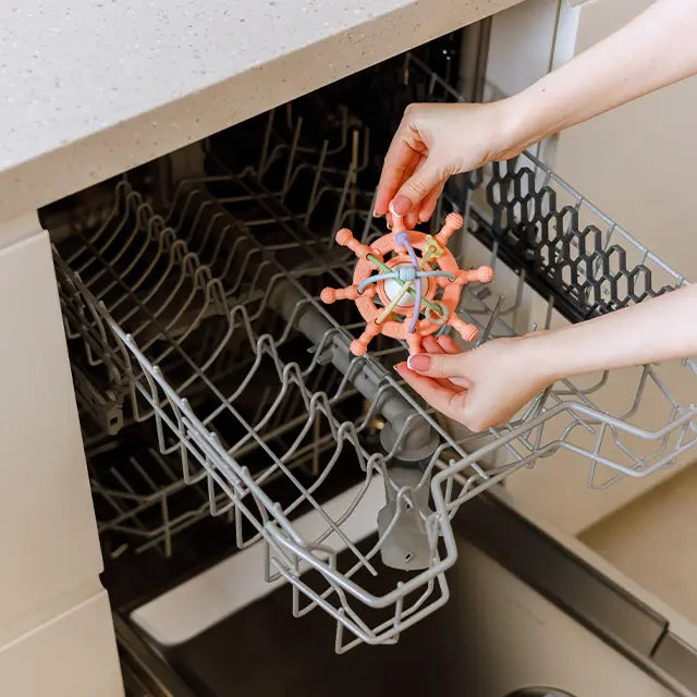 Dishwasher-safe silicone rattle teether