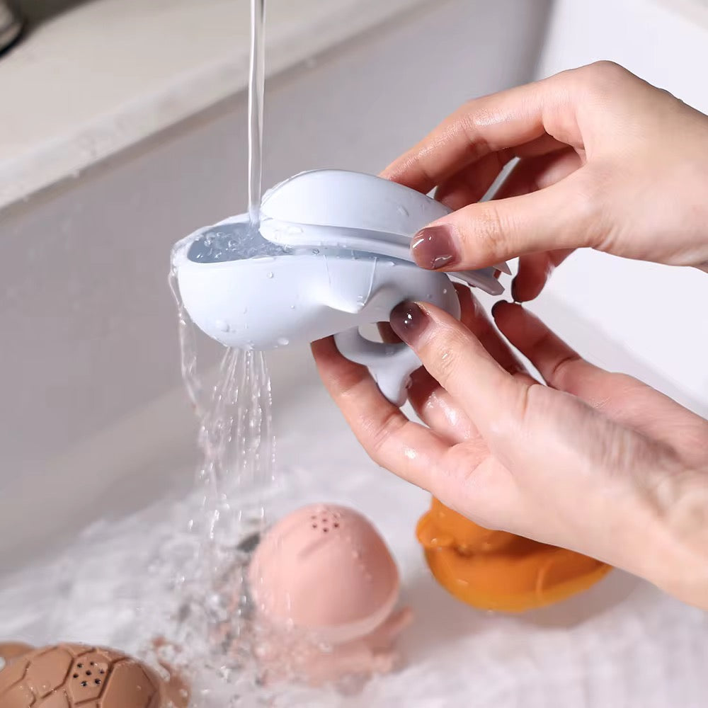 Mould free bath toys