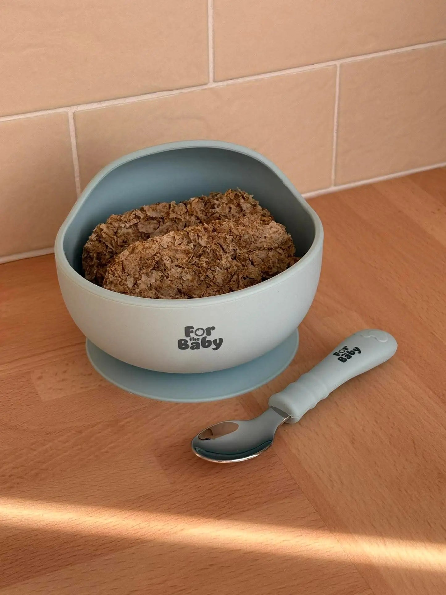 Silicone weaning bowl with weetabix