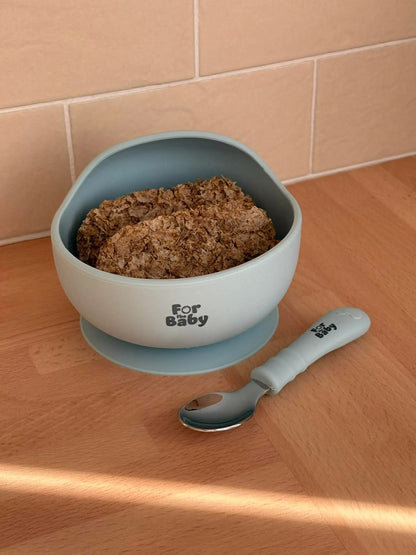 Silicone weaning bowl with weetabix