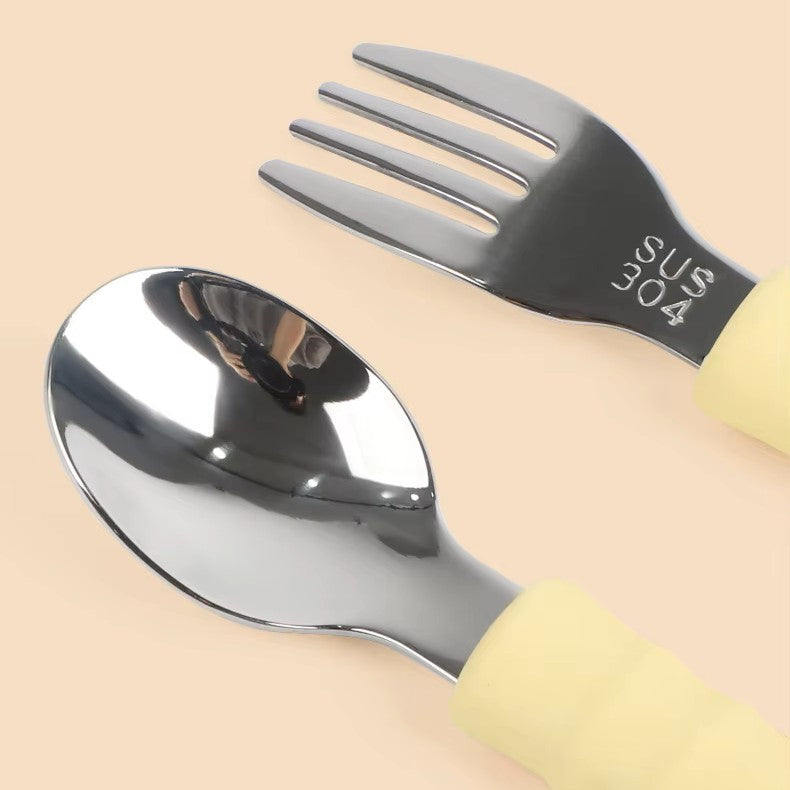 Dishwasher-safe, BPA-free toddler cutlery set made from food-grade stainless steel and silicone.